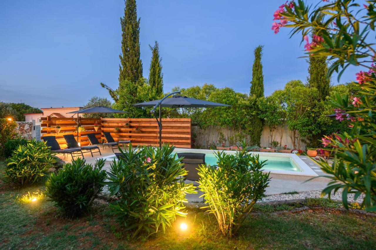 Haus Rustica Villa Pula Bagian luar foto